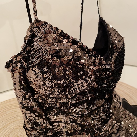 French Connection metallic antique gold blck embellished sequin ruffle NWT HP 6 - Picture 4 of 17